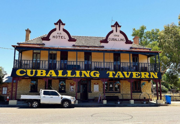 Cuballing Tavern and Caravan Parking Logo